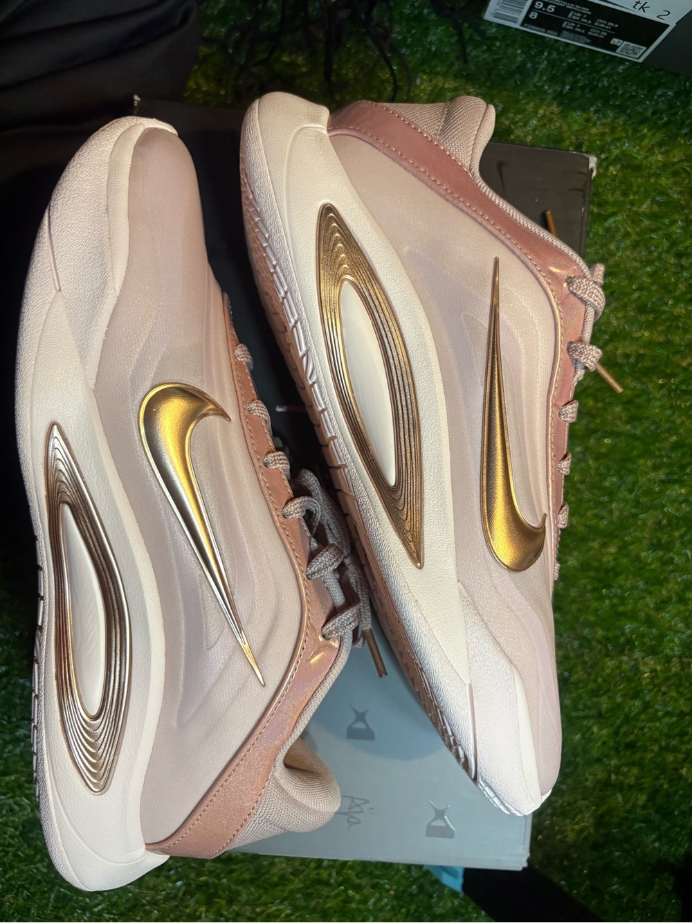 Nike A1 basketball sneakers Rose Gold and white - Metallic Swoosh W8.5, M7